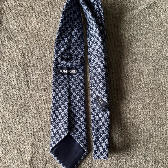 TOM FORD PURE LUXURY silk and wool Tie $298 - Picture 2 of 4